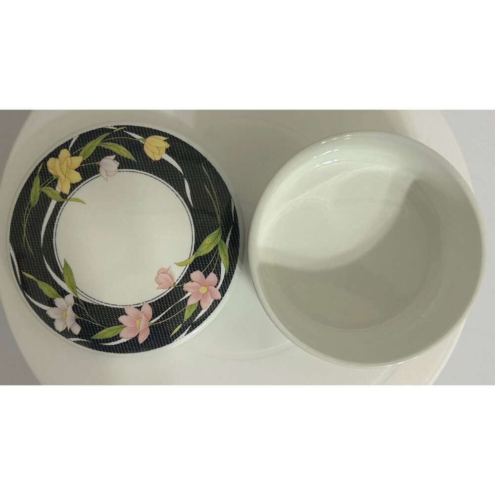 Vintage Oriental Floral Trinket / Jewelry Dish w/ Lid Black Yellow Pink Korea - Picture 6 of 9